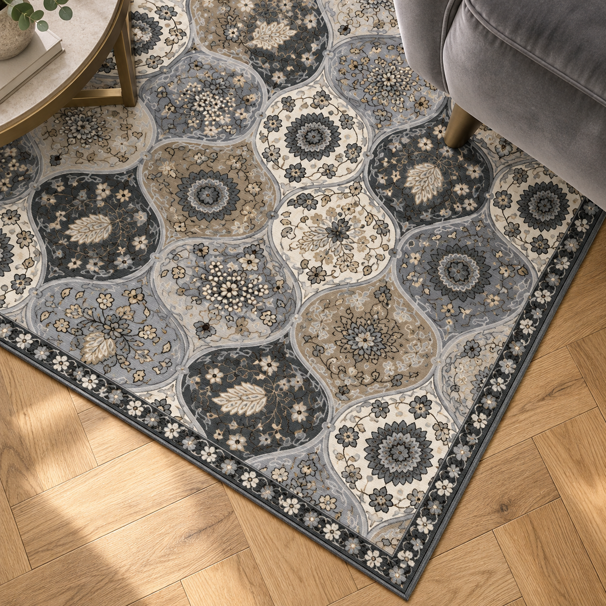Détail du motif et de la bordure du tapis Amira, vu du dessus