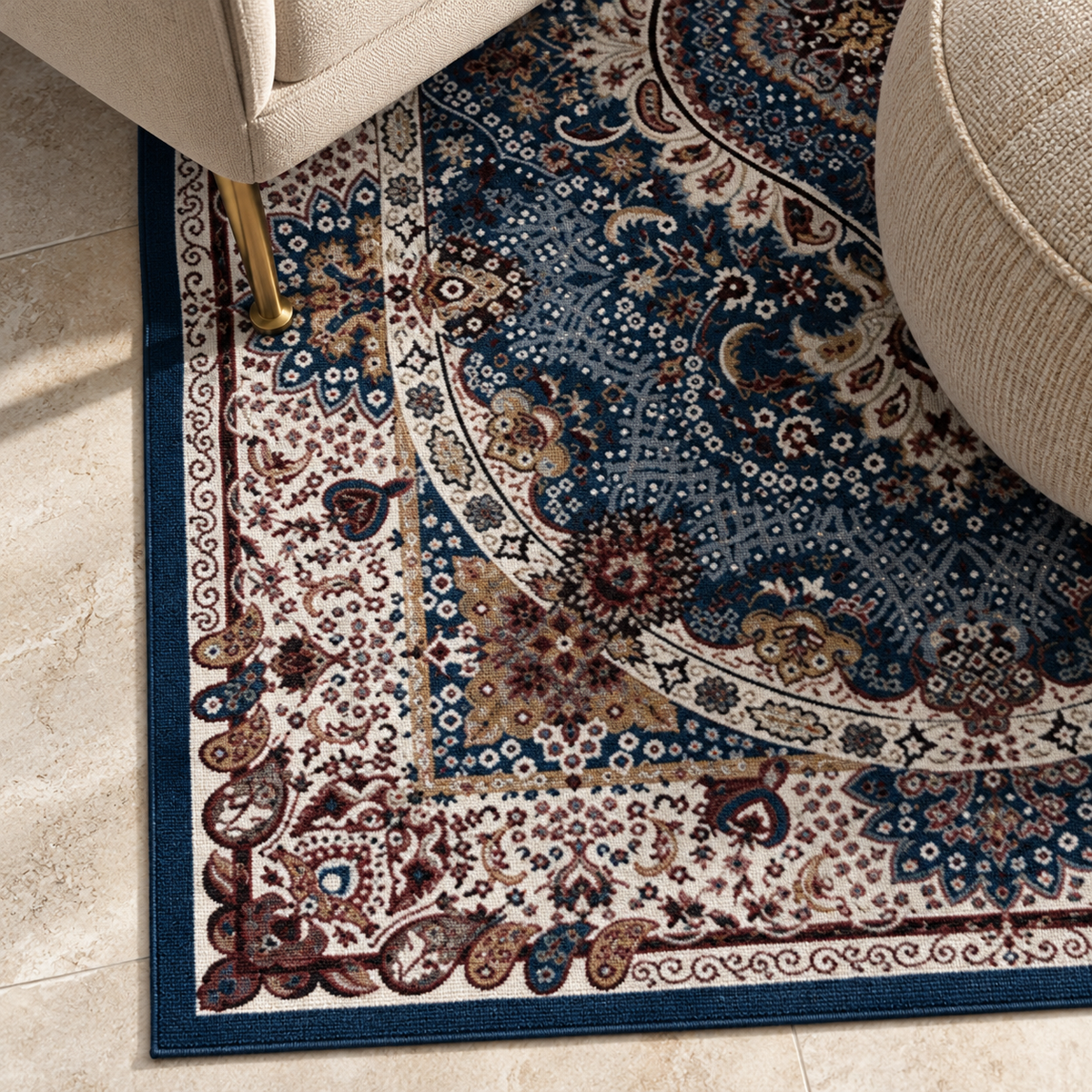 Détail du motif et de la bordure du tapis Diane, vu du dessus
