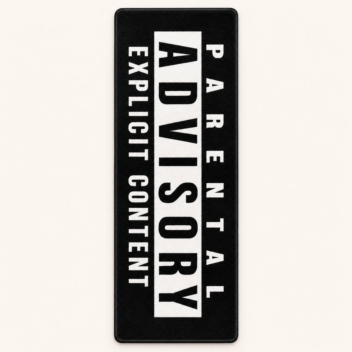 Tapis graphique à lettres Édito, vue complète du motif sur fond clair