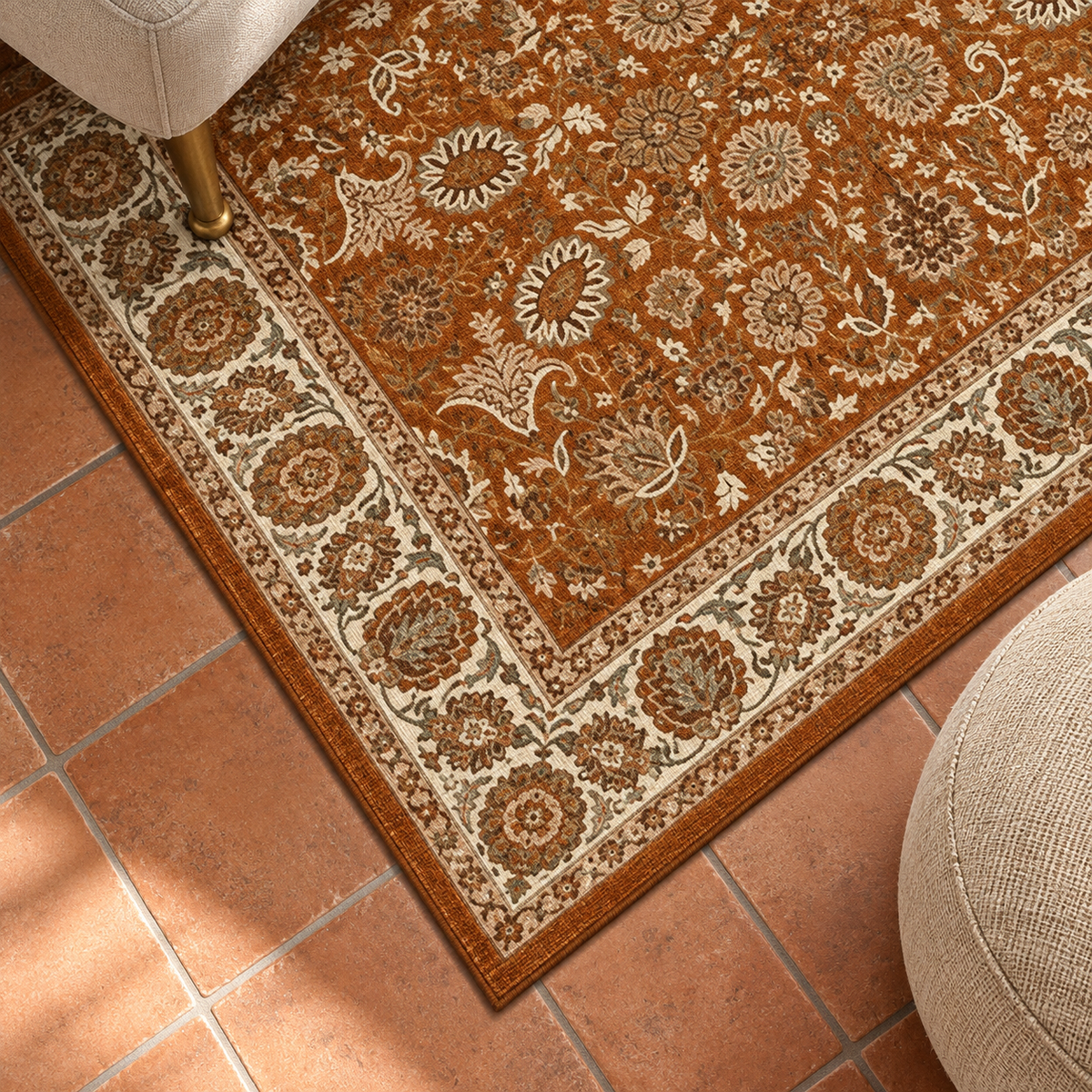 Détail du motif et de la bordure du tapis Selena, vu du dessus